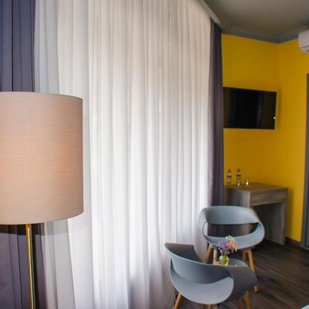 Atoneli Hotel Тбилиси Екстериор снимка