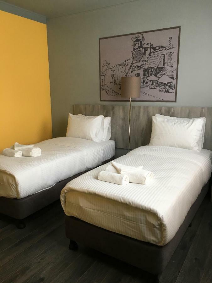 Atoneli Hotel Тбилиси Екстериор снимка
