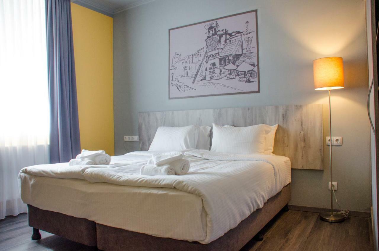 Atoneli Hotel Тбилиси Екстериор снимка
