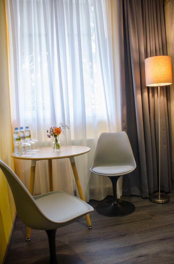 Atoneli Hotel Тбилиси Екстериор снимка