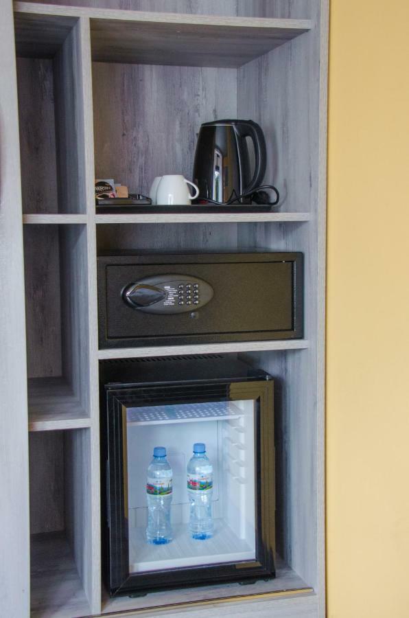 Atoneli Hotel Тбилиси Екстериор снимка