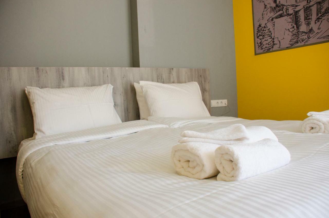Atoneli Hotel Тбилиси Екстериор снимка