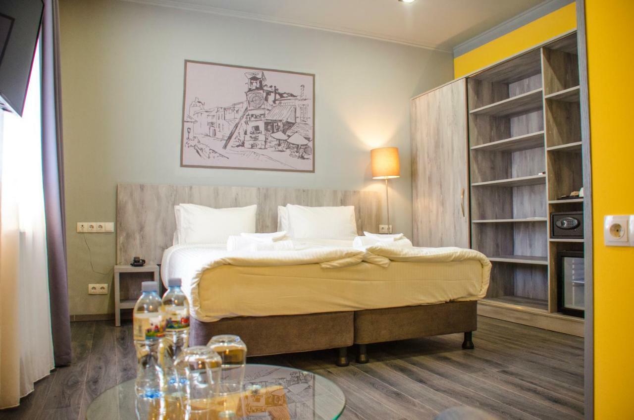Atoneli Hotel Тбилиси Екстериор снимка