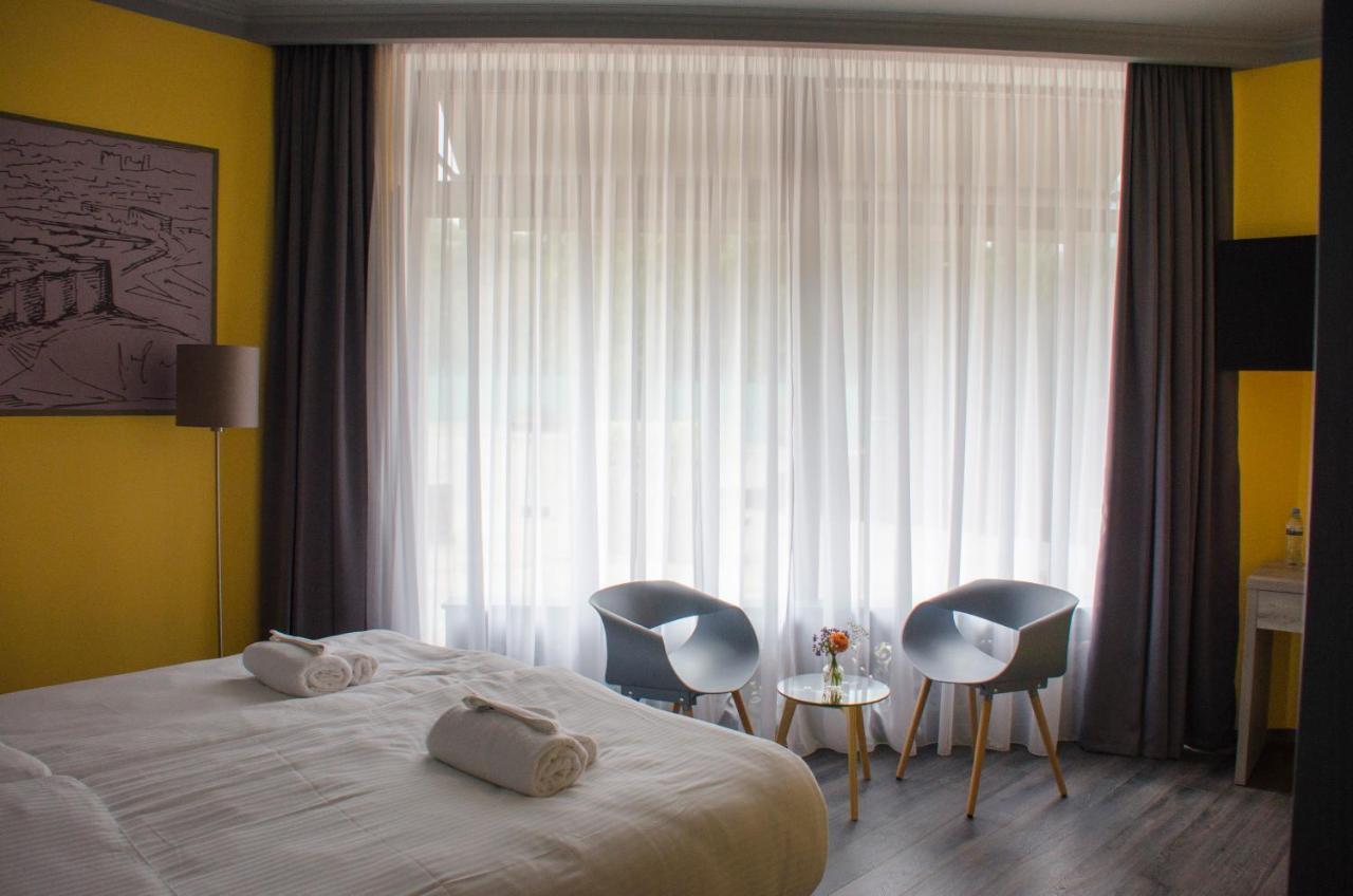 Atoneli Hotel Тбилиси Екстериор снимка